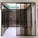 مکانیزم لینکیج تک جداره 3600mm سه درب متحرک پروفیل آلومینیومی ساختمانی دستی با عرض درب 600-1200mm فانتونی K303 - Image 2